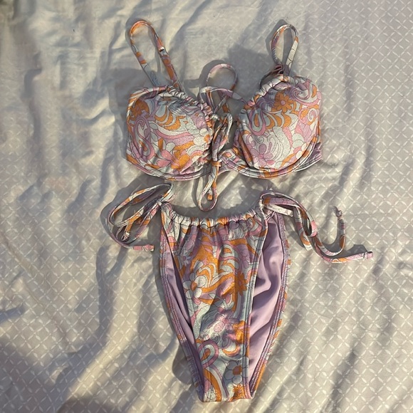 Hollister Other - hollister bikini top and bottom